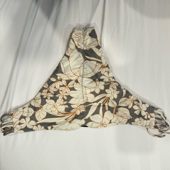 O’Neil double sided bikini bottoms large - Picture 4 of 4